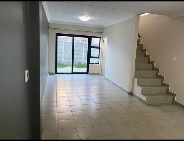 3 BEDROOM TOWNHOUSE FOR SALE IN SILVER OAKS